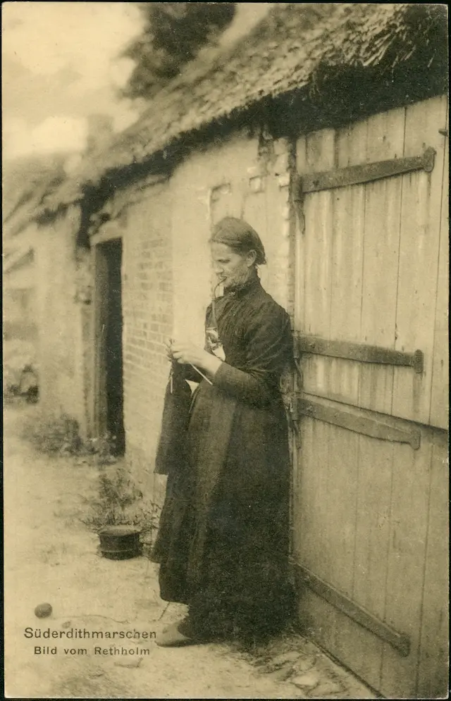 alte Dithmarscherin strickt, Foto von 1911